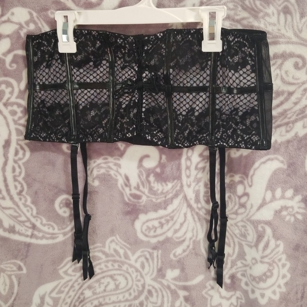 NWOT Victoria's Secret Sz L waist cincher lingerie